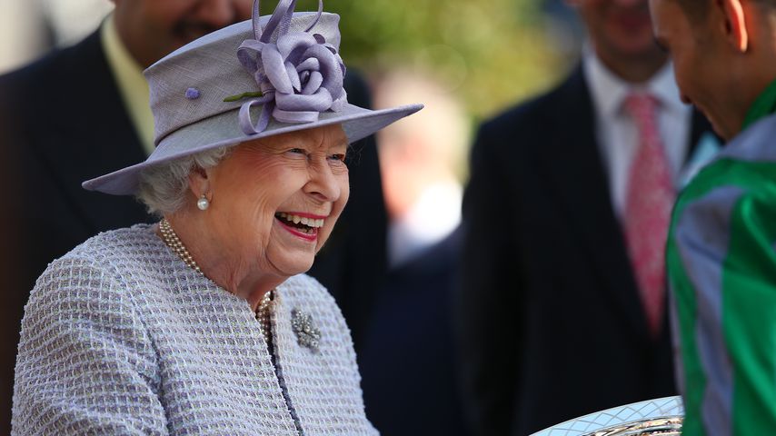 Die Queen bekommt auf Reisen reservierte Privat-Toilette