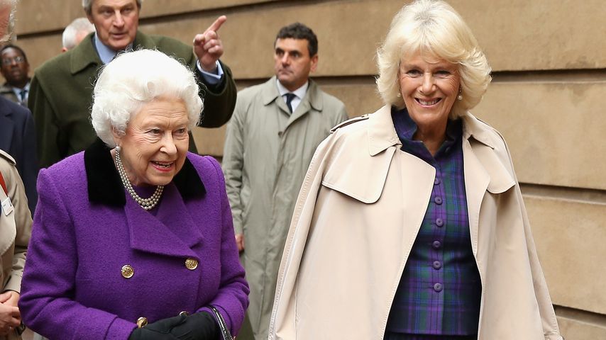 Queen Elizabeth II. und Herzogin Camilla bei einem Event in London, Oktober 2015