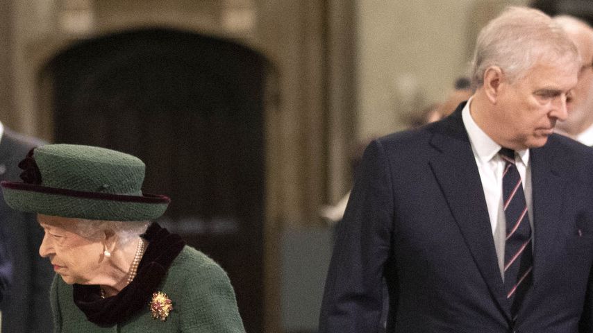 Queen Elizabeth II. und Prinz Andrew in der Westminster Abbey