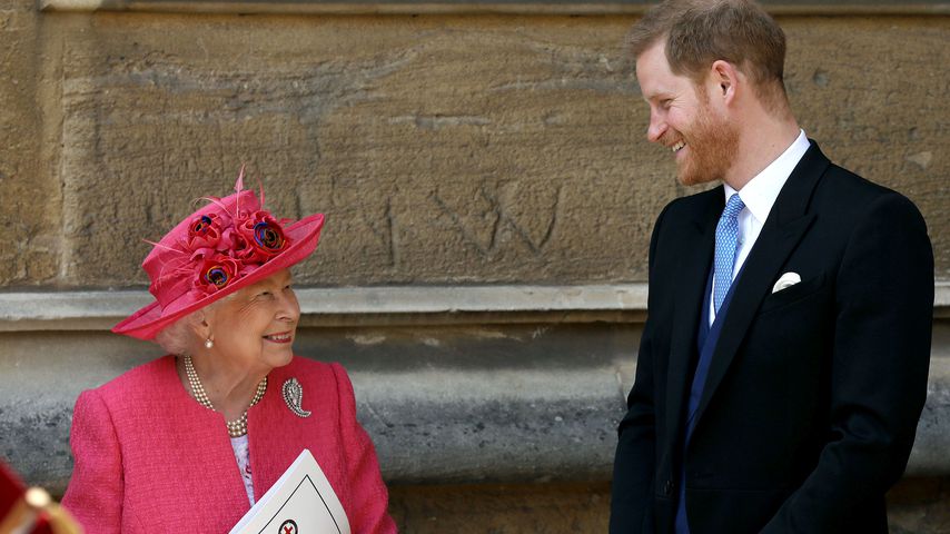 Queen Elizabeth II. und Prinz Harry bei der Hochzeit von Lady Gabriella Windsor