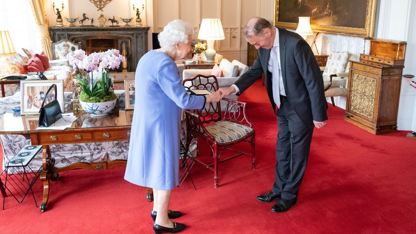Queen Elizabeth II. und Thomas Trotter im Windsor Castle, Dezember 2021