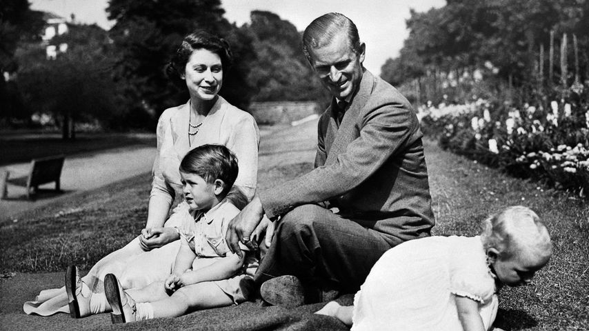 Queen Elizabeth II., Prinz Philip, Prinz Charles und Prinzessin Anne, 1951
