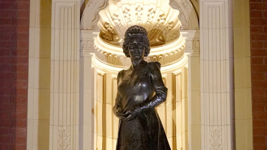 Statue von Queen Elizabeth