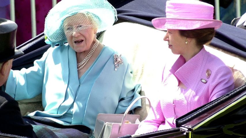 Queen Mum und Prinzessin Anne beim Royal Ascot, 21. Juni 2001, Ascot, England