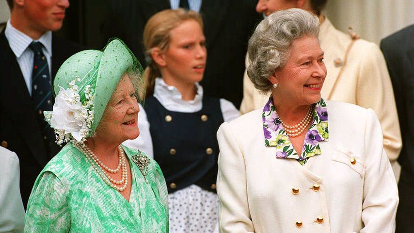 Queen Mum und Queen Elizabeth II. im August 1993