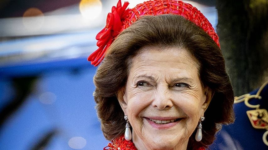 Ankunft am Königlichen Opernhaus: Königin Silvia beim goldenen Hochzeitskonzert in Stockholm