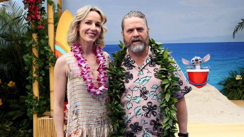 Zach Galifianakis mit seiner Ehefrau Quinn Lundberg, 2025
