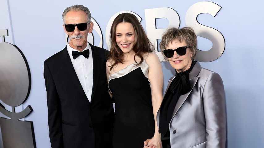 So schön strahlt Rachel McAdams mit Eltern bei Tony Awards!