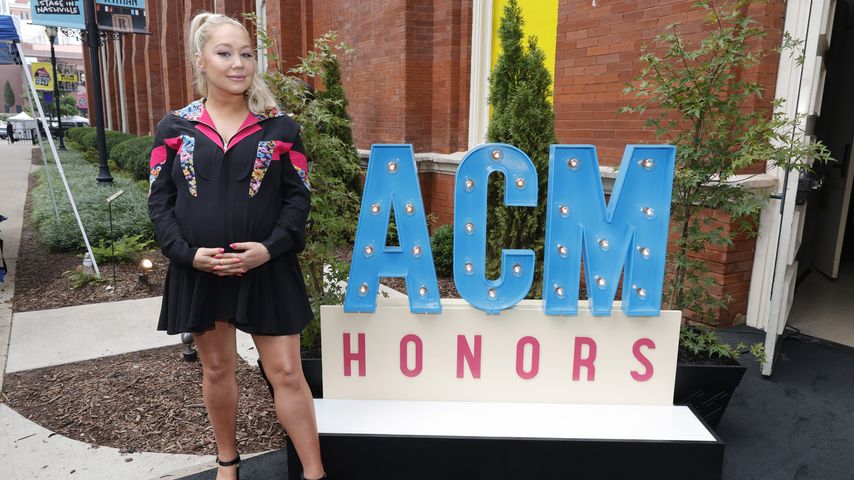 Neunter Monat! RaeLynn hochschwanger auf Red Carpet
