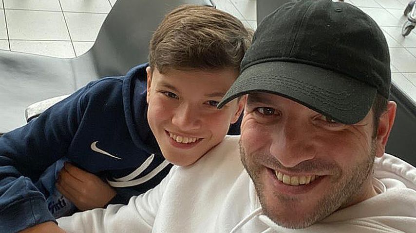 Rafael Van der Vaart mit seinem Sohn Damian (l.), März 2020