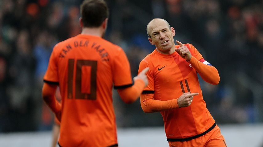 Rafael van der Vaart und Arjen Robben im November 2013 in Genk