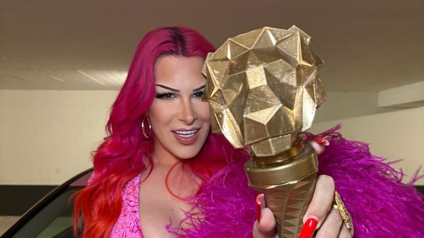 Raffa Plastic mit dem "The 50"-Pokal