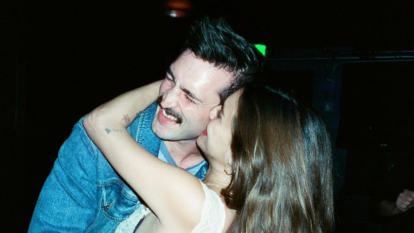 Anthony Wilson und Rainey Qualley, April 2024