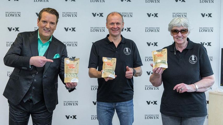 Ralf Dümmel mit Thomas und Angelika von Frau Poppes