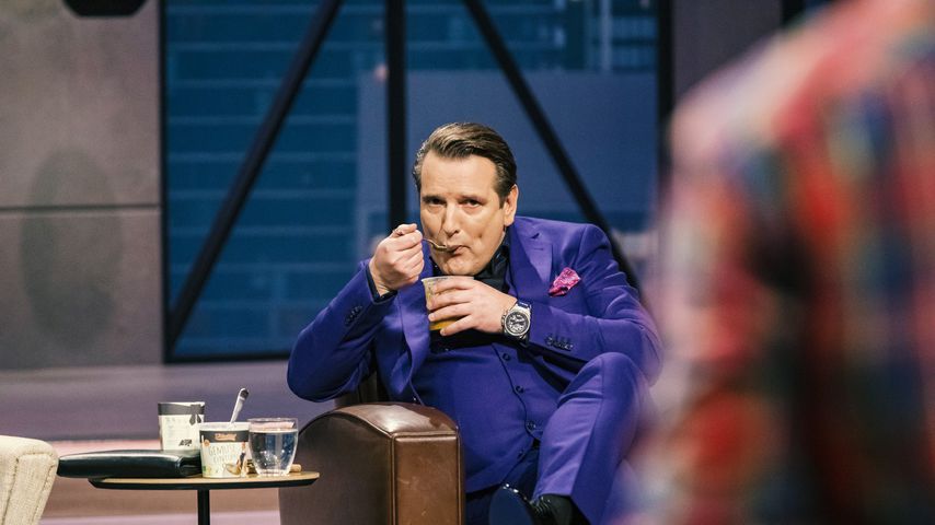 Ralf Dümmel versucht einen "LaRibollita"-Eintopf