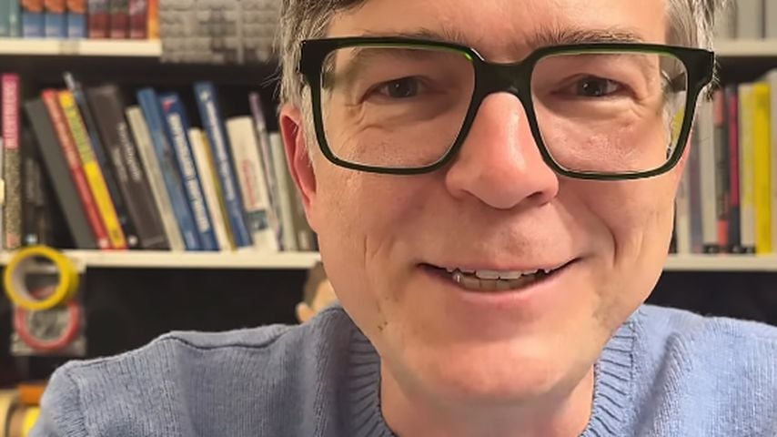 Einmal pro Jahr: Ralph Caspers übers Bettwäsche-Waschen