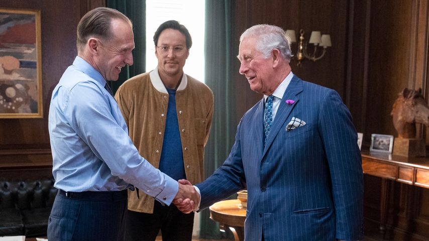 Ralph Fiennes und Prinz Charles am "James Bond"-Set, 2019
