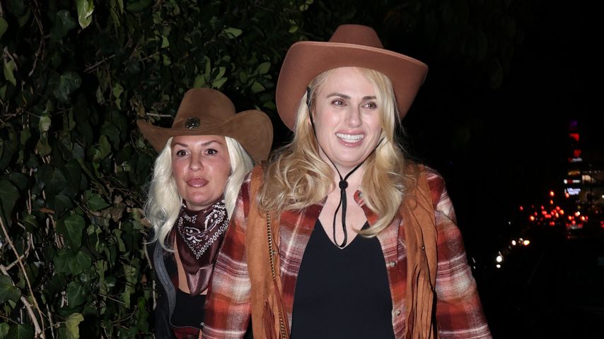 Ramona Agruma und Rebel Wilson an Halloween 2024