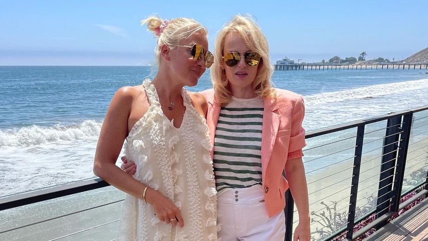 Ramona Agruma und Rebel Wilson