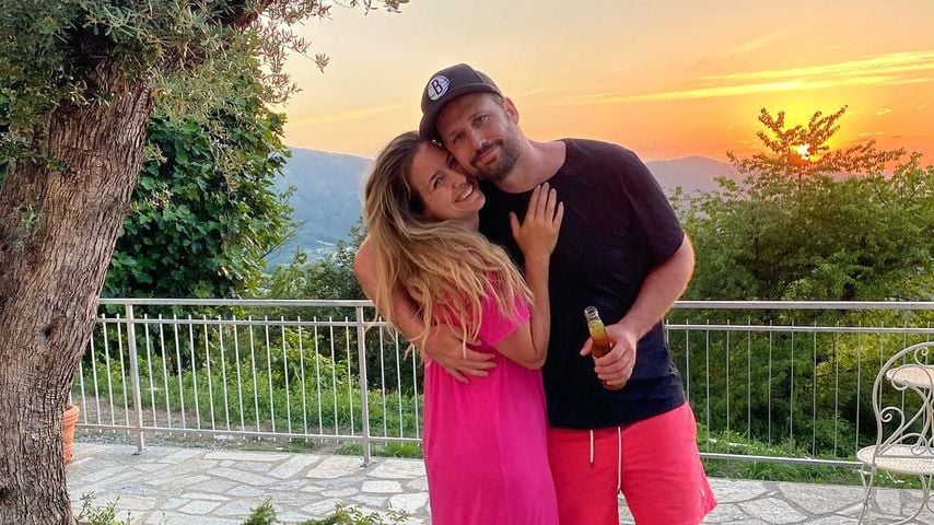 "Kitschalarm": Ramona Stöckli teilt seltenes Pärchenbild