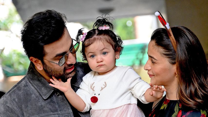 Ranbir Kapoor, Raha Kapoor und Alia Bhatt, Dezember 2023