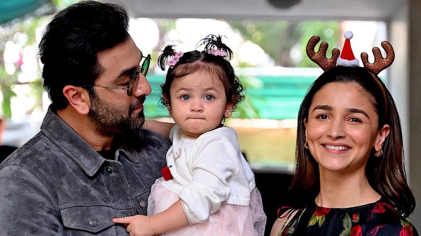 Ranbir Kapoor, seine Tochter Raha und seine Frau Alia Bhatt, Dezember 2023