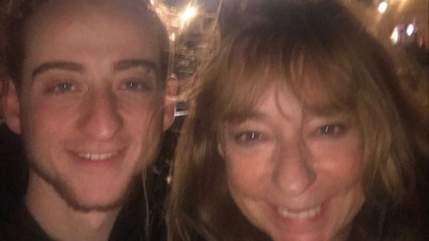 Raphaël Coleman mit seiner Mutter Liz
