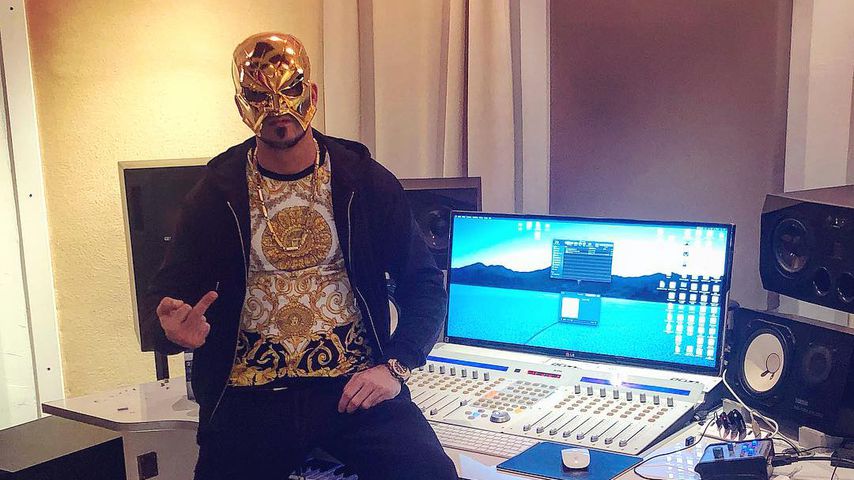 Rapper 18 Karat im Tonstudio