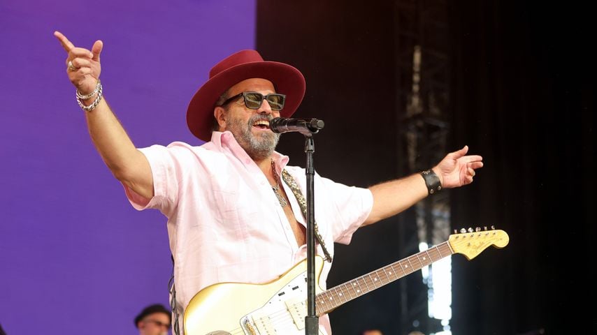 Raul Malo von The Mavericks beim Stagecoach Festival 2022 in Indio, Kalifornien