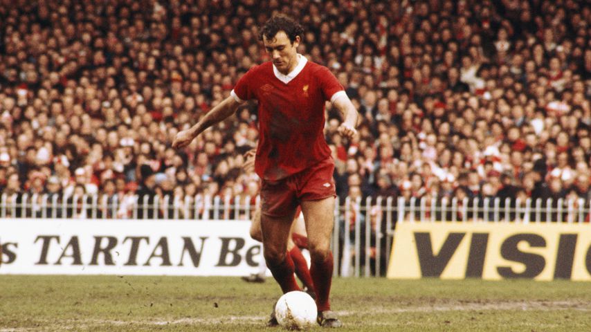 Ray Kennedy bei einem Fußballspiel in Manchester, April 1977
