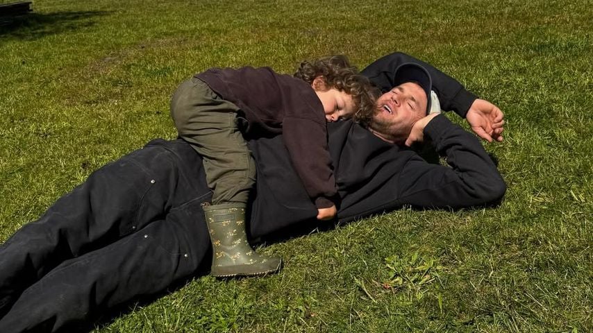 Philipp Stehler teilt süße Vater-Sohn-Momente, Mai 2026.