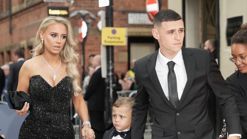 Rebecca Cooke, Ronnie Foden und Phil Foden bei den PFA Awards 2024