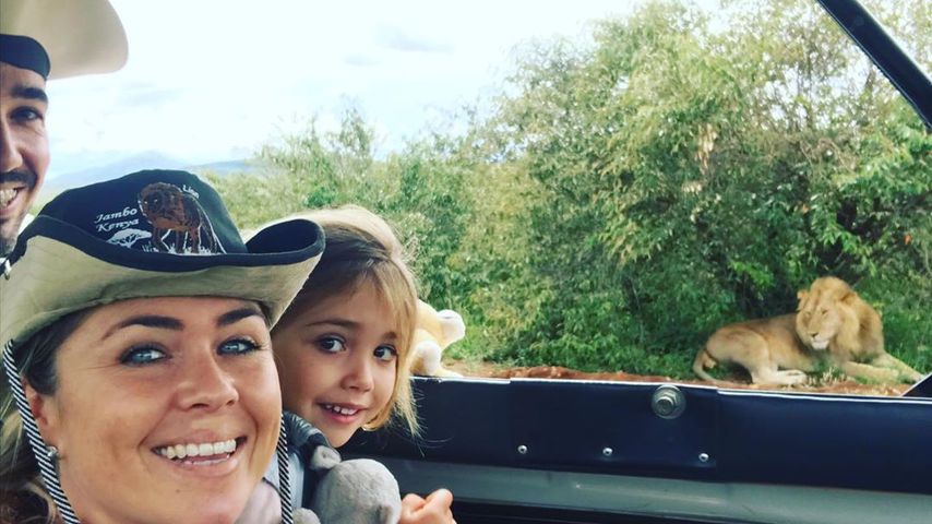 Rebecca Kratz mit Ehemann Julio und Tochter Alaia in Kenia