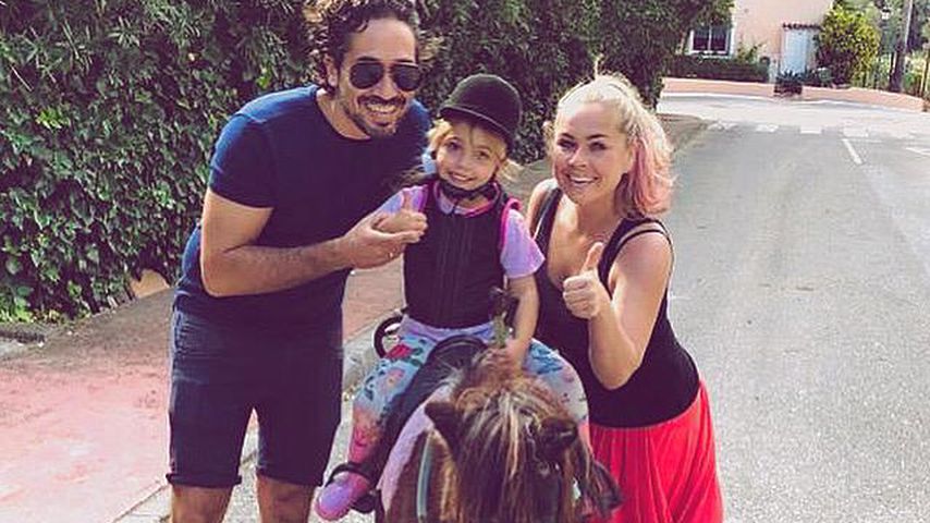 Rebecca Kratz mit ihrem Mann Julio und Tochter Alaia