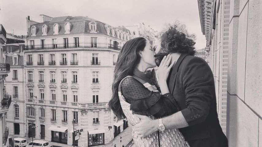 Massimo Sinató teilt Knutsch-Pic mit seiner Rebecca in Paris