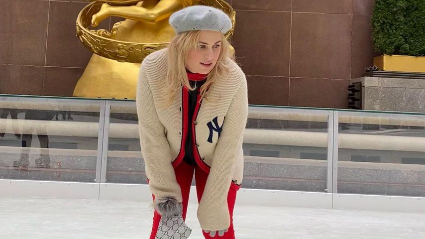 Rebel Wilson auf der Eisbahn am Rockefeller Center