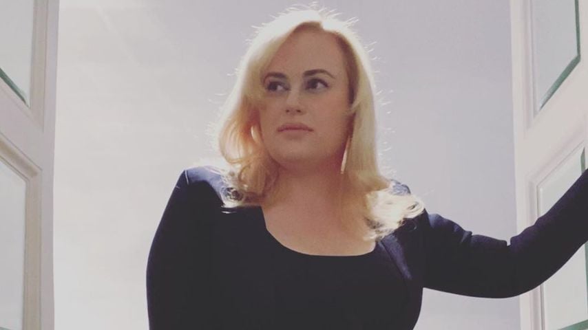 Wow! Rebel Wilson nach Gewichtsverlust im schwarzen Dress