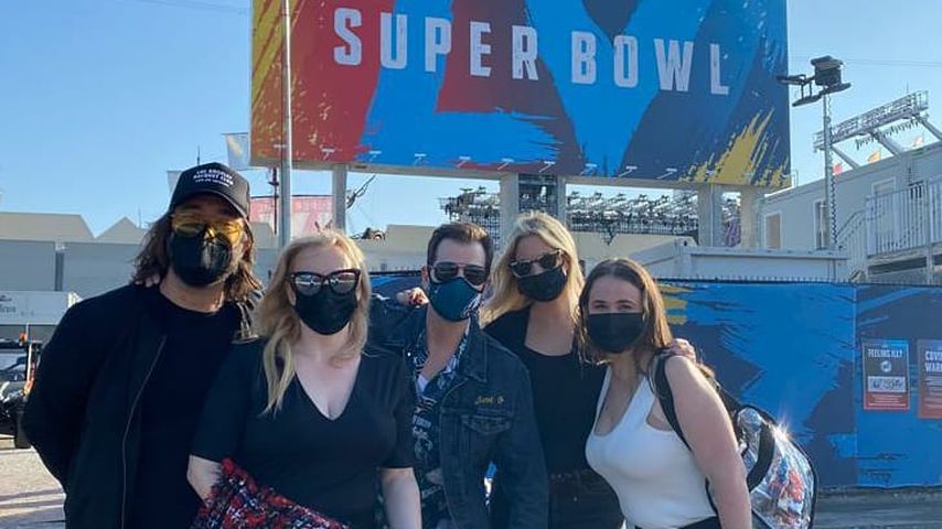 Rebel Wilson mit Freunden in Tampa, 2021