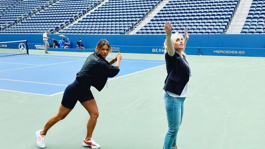 Rebel Wilson mit Brittany Hockley im August 2021