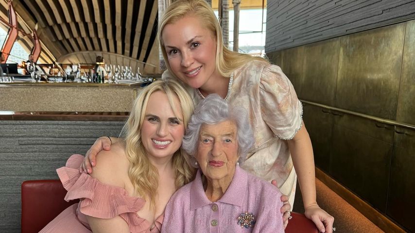 Rebel Wilson mit ihrer Großmutter und Ramona Agruma, Dezember 2024