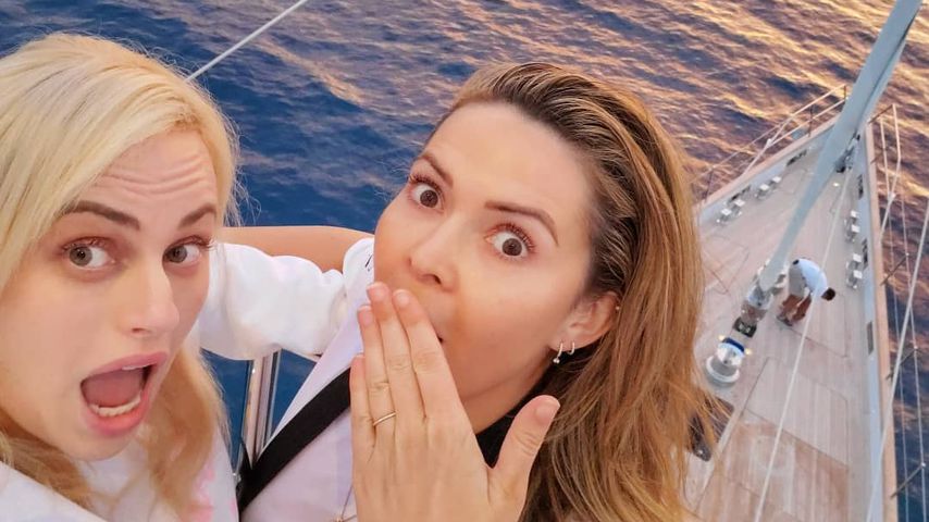 Rebel Wilson und Carly Steel im August 2021