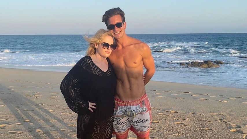 Rebel Wilson zeigt den Sixpack ihres Hotties Jacob Busch!