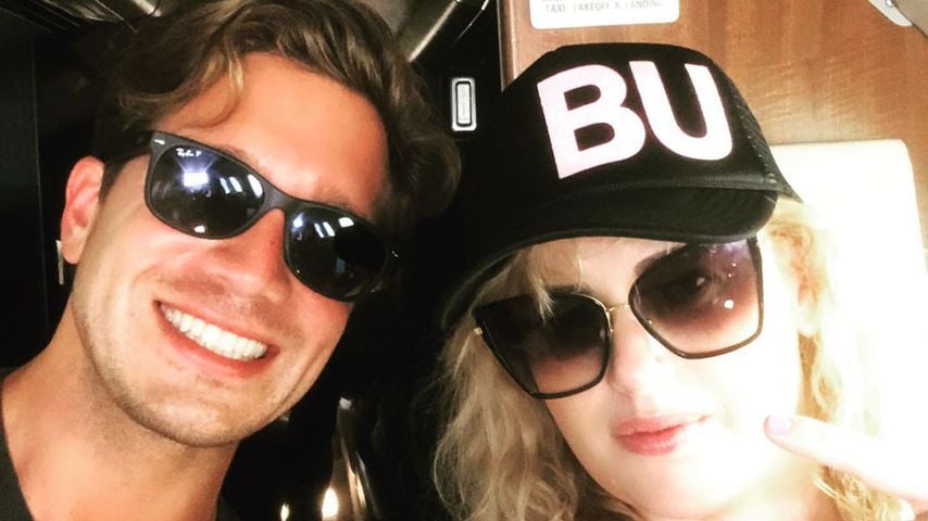Jacob Busch und Rebel Wilson