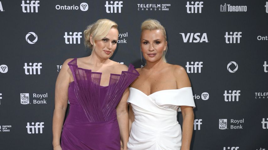 Rebel Wilson mit ihrer Verlobten Ramona Agruma im September 2024