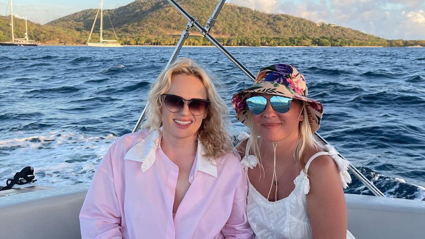 Rebel Wilson und Ramona Agruma im April 2023