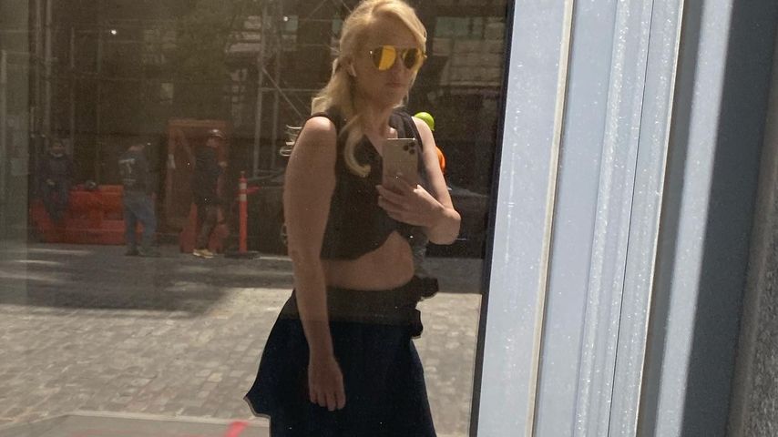 Bauchfrei! Rebel Wilson zeigt sich lässig in Sportklamotten