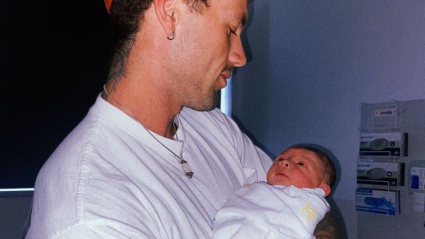 Erstes Vater-Sohn-Bild: Reece Hawkins verrät Babynamen!