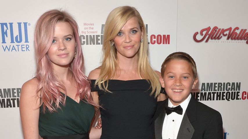 Reese Witherspoon mit ihren Kindern Ava und Deacon bei einer Preisverleihung in LA 2015