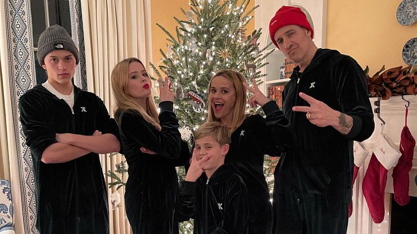 Reese Witherspoon mit ihrer Familie an Weihnachten 2020