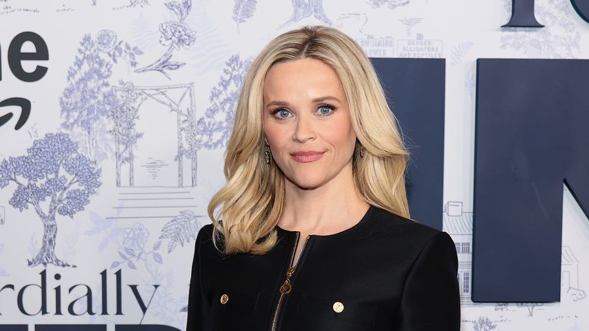 Reese Witherspoon und ihr Neuer turteln verliebt auf Yacht